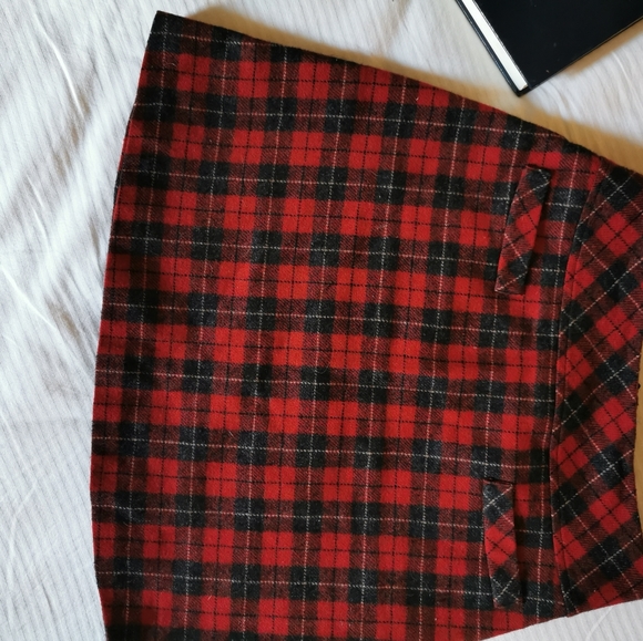 Skirt - Picture 3 of 3